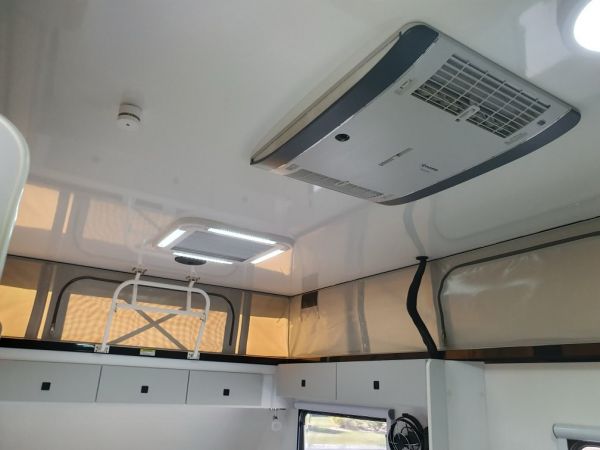 2023 Stoney Creek Campers Scout 15 Hybrid Caravan image