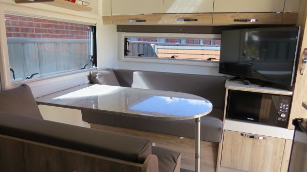 2024 Golf 499 Savanna Pop Top image