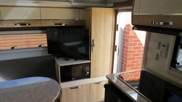 2024 Golf 499 Savanna Pop Top image