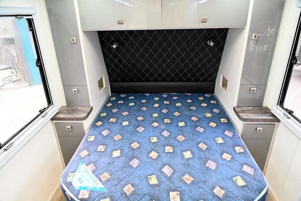 2021 Design RV Forerunner 5.2 Caravan image