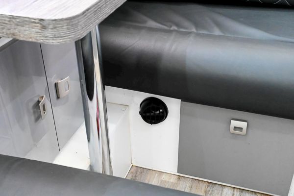 2021 Design RV Forerunner 5.2 Caravan image