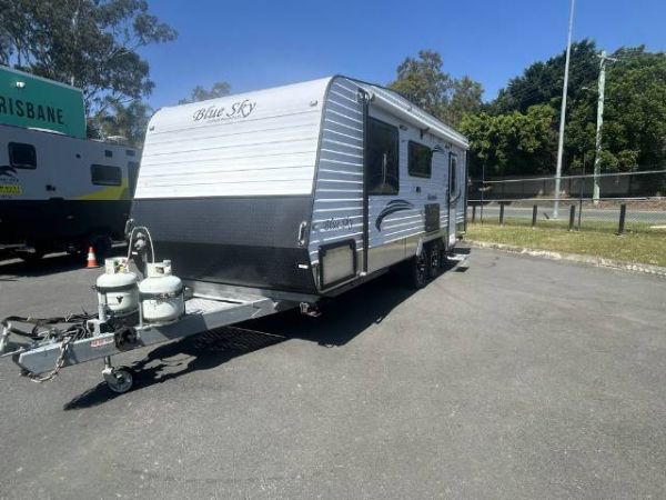 2017 Blue Sky Garnet Caravan GARNET image