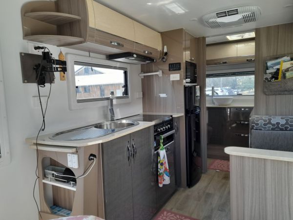 2023 Avan ASPIRE 555 Caravan image