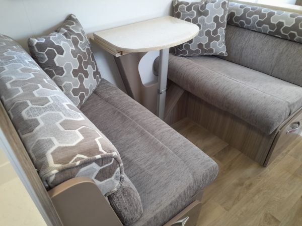 2023 Avan ASPIRE 555 Caravan image