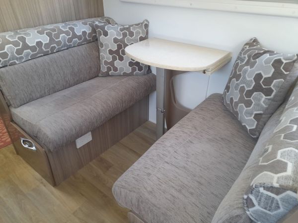 2023 Avan ASPIRE 555 Caravan image