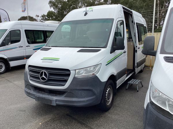 2022 Kea Nomad M700 Campervan 3 BERTH image