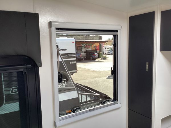 2025 Essential A Class V1-0 Caravan 17'4 image