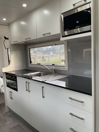 2018 New Age Manta RayMR19ER Enduro Semi Off Road Caravan image