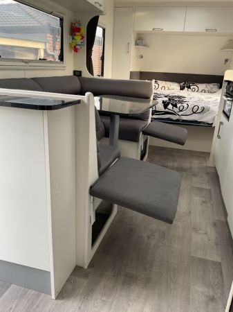 2018 New Age Manta RayMR19ER Enduro Semi Off Road Caravan image