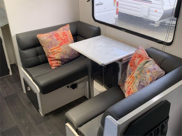 2018 OLYMPIC Marathon Caravan Kingfisher 18ft image