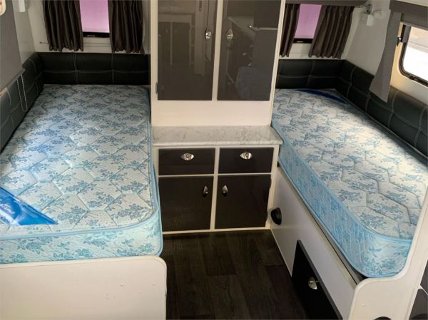 2018 OLYMPIC Marathon Caravan Kingfisher 18ft image