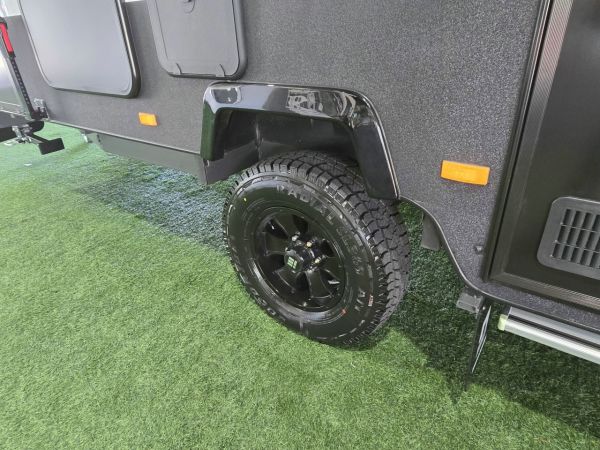 2025 Crusader Dreamhaven Other 15 SERIES SUPERX image