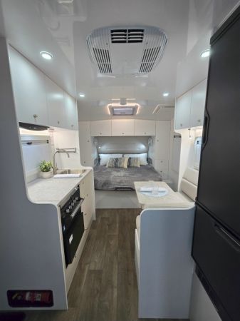 2025 Crusader Dreamhaven Other 15 SERIES SUPERX image