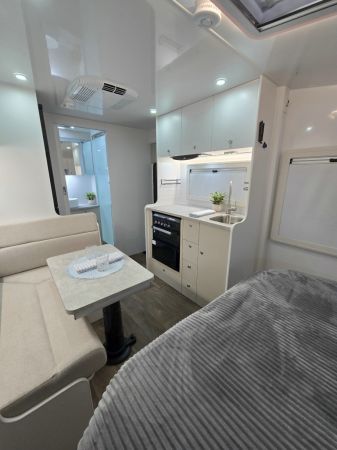 2025 Crusader Dreamhaven Other 15 SERIES SUPERX image