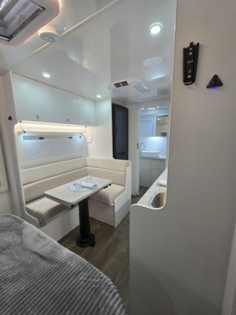 2025 Crusader Dreamhaven Other 15 SERIES SUPERX image