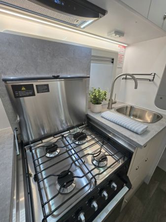 2025 Crusader Dreamhaven Other 15 SERIES SUPERX image