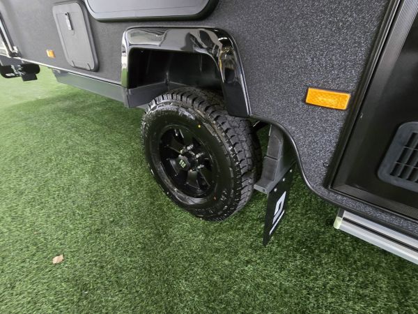 2025 Crusader Dreamhaven Other 18 SERIES SUPERX image