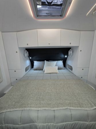 2025 Crusader Dreamhaven Other 18 SERIES SUPERX image