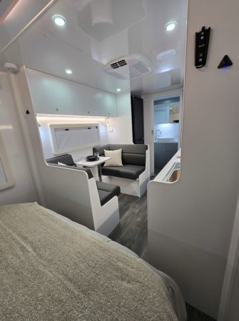 2025 Crusader Dreamhaven Other 18 SERIES SUPERX image