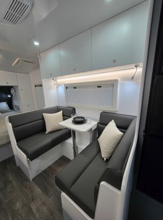 2025 Crusader Dreamhaven Other 18 SERIES SUPERX image