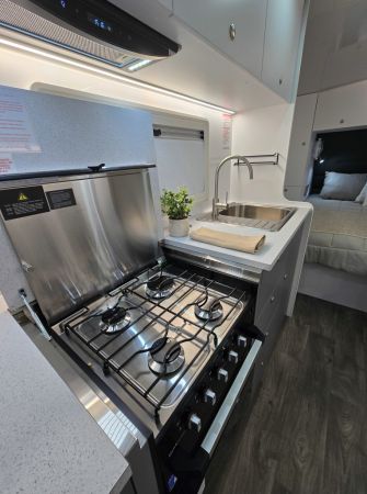 2025 Crusader Dreamhaven Other 18 SERIES SUPERX image