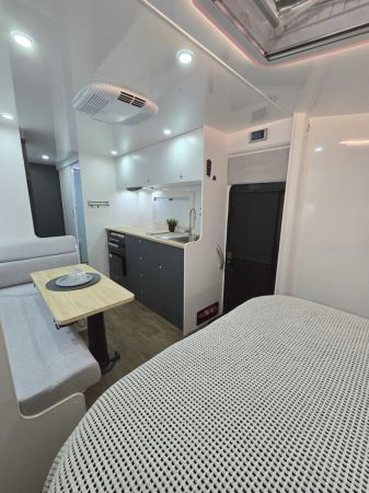 2025 Crusader Dreamhaven FAMILY 21 SERIES SUPERX image