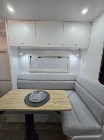 2025 Crusader Dreamhaven FAMILY 21 SERIES SUPERX image