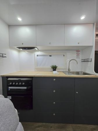 2025 Crusader Dreamhaven FAMILY 21 SERIES SUPERX image