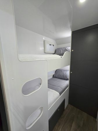 2025 Crusader Dreamhaven FAMILY 21 SERIES SUPERX image