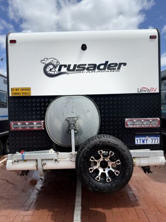2021 Crusader Excalibur Nobleman Couples Recliner Caravan image