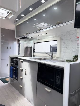 2021 Crusader Excalibur Nobleman Couples Recliner Caravan image