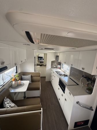 2017 Concept Innovation 620M Caravan image