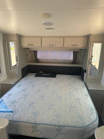 2015 Supreme Classic Caravan CLASSIC image