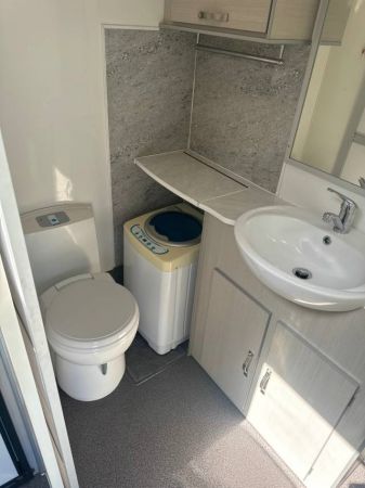 2015 Supreme Classic Caravan CLASSIC image