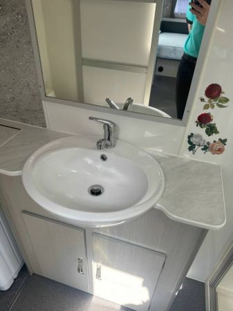 2015 Supreme Classic Caravan CLASSIC image