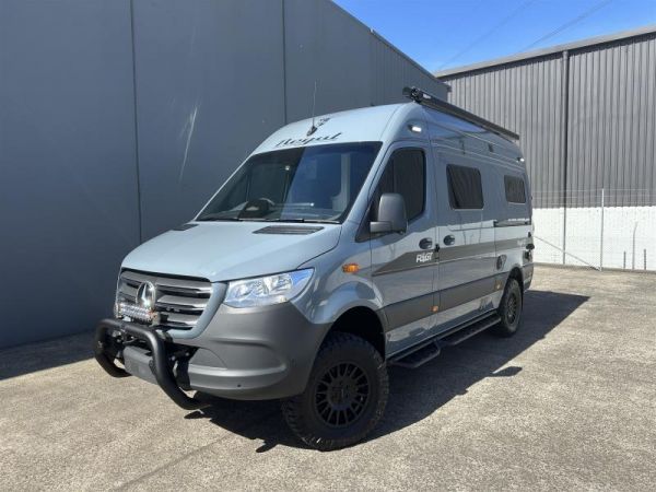 2025 MERCEDES-BENZ Sprinter MWB AWD Regal Grand Tourer image