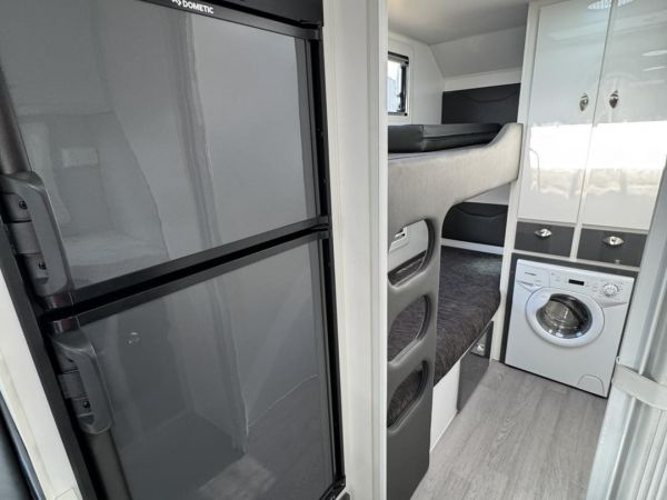 2018 Retreat FRASER Off Road Caravan image