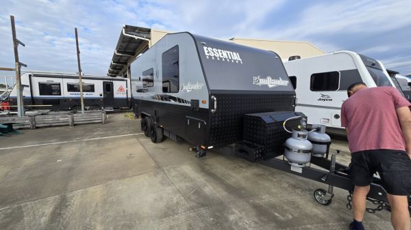 2023 Essential Outlander V4 Caravan image