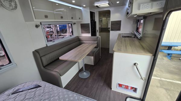 2023 Essential Outlander V4 Caravan image