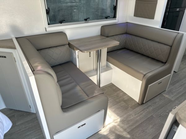 2025 Design RV Getaway Caravan V7.7 - 21'8 image