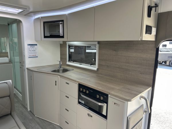 2025 Design RV Getaway Caravan V7.7 - 21'8 image