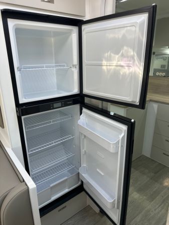 2025 Design RV Getaway Caravan V7.7 - 21'8 image