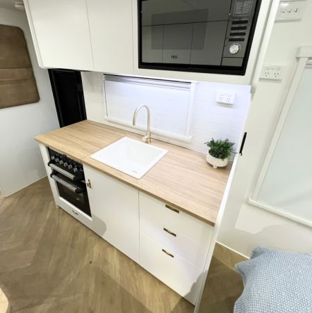 2025 Atlas Caravans Rvo Caravan 180 image