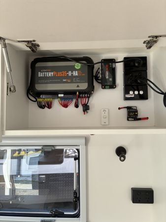 2025 Auswide Family Adventure 22' Caravan image