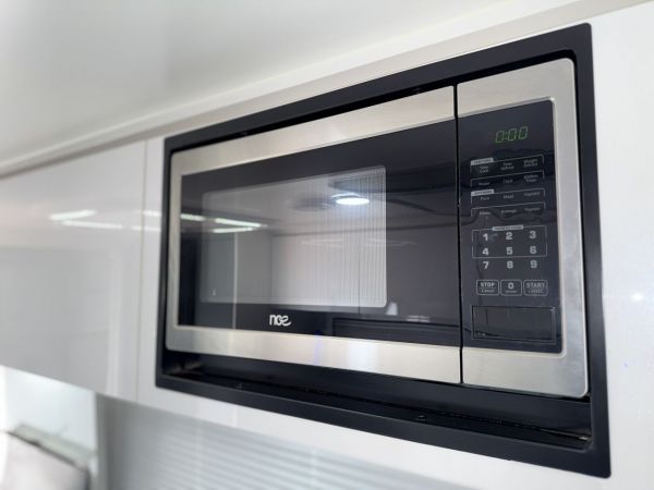 2022 TITANIUM Hardcore Caravan image