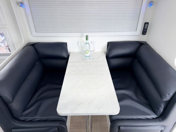 2022 TITANIUM Hardcore Caravan image