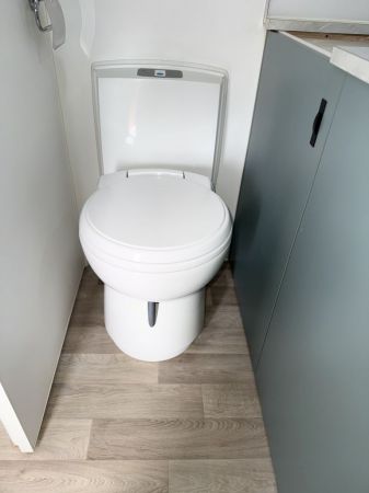 2022 TITANIUM Hardcore Caravan image