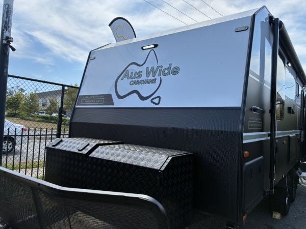 2025 Auswide Couples 20.6' Caravan image