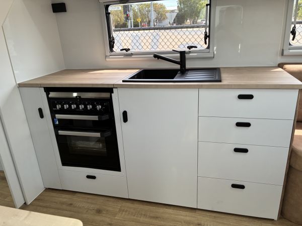 2025 Auswide Couples 20.6' Caravan image