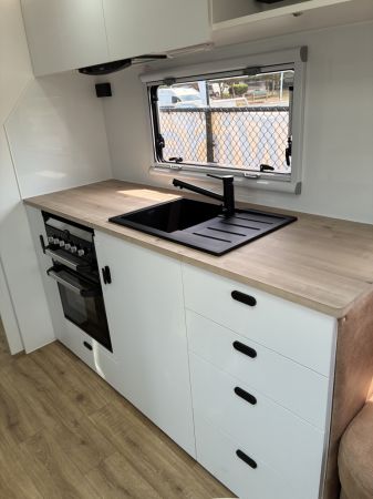 2025 Auswide Couples 20.6' Caravan image